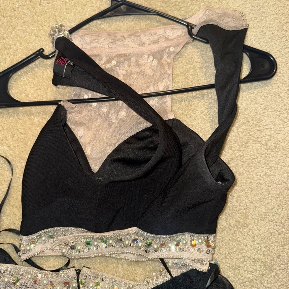 Black and beige 2 piece dress set - Picture 7 of 8